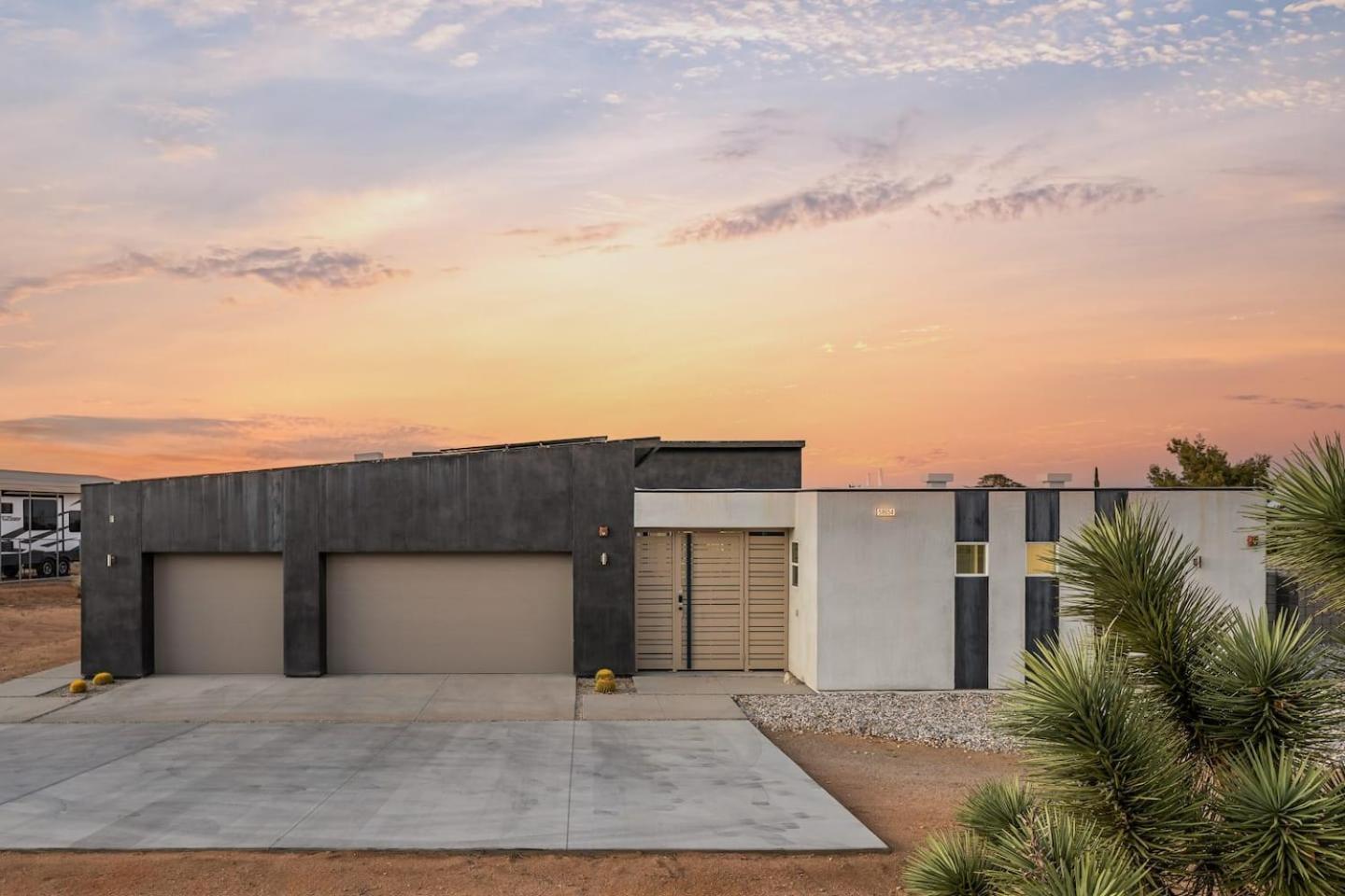 Ishan Courtyard W Hot Tub & Fire Pit Yucca Valley Exterior foto